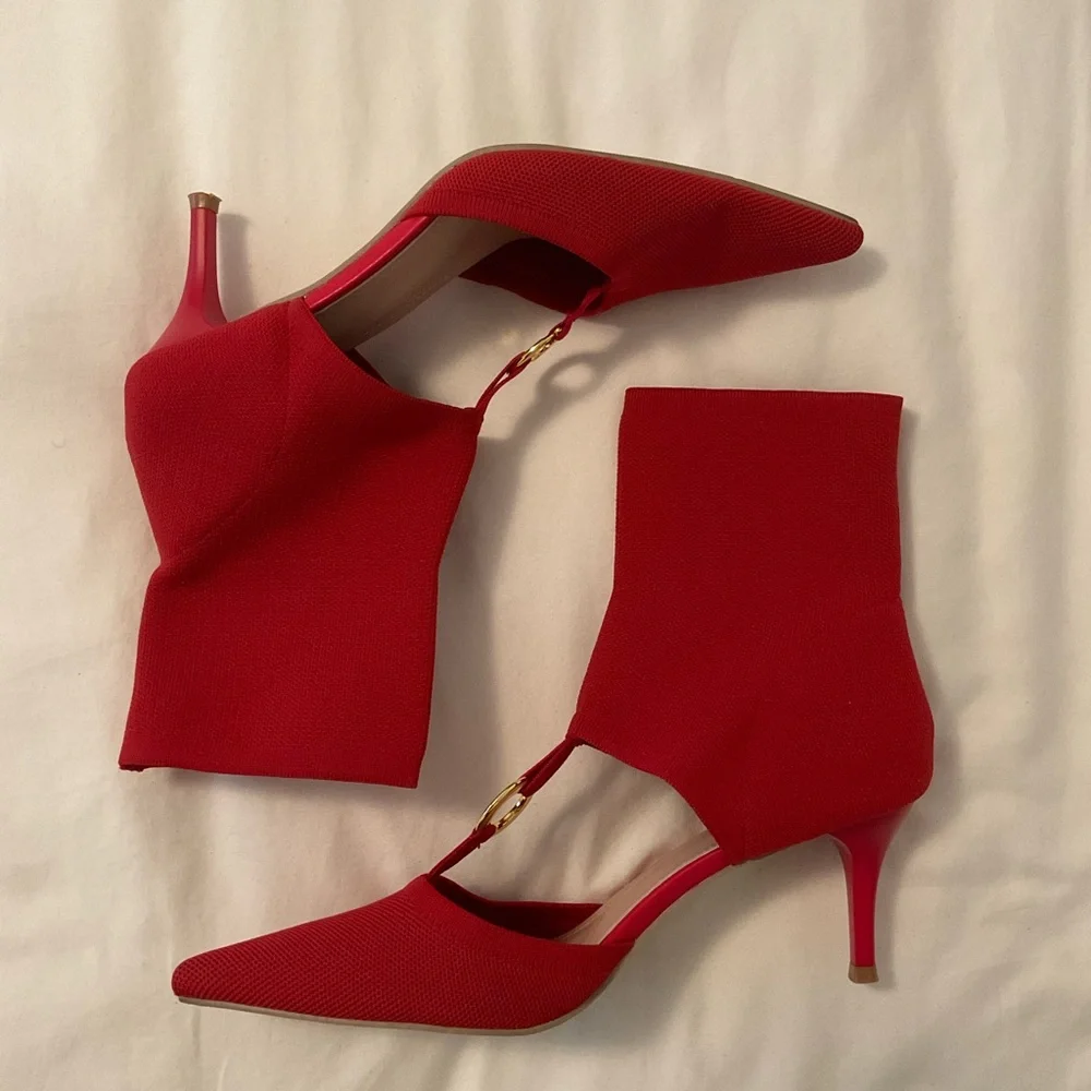 Newbella step out