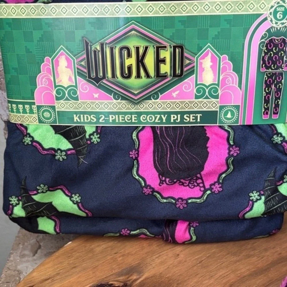 Universal love wicked