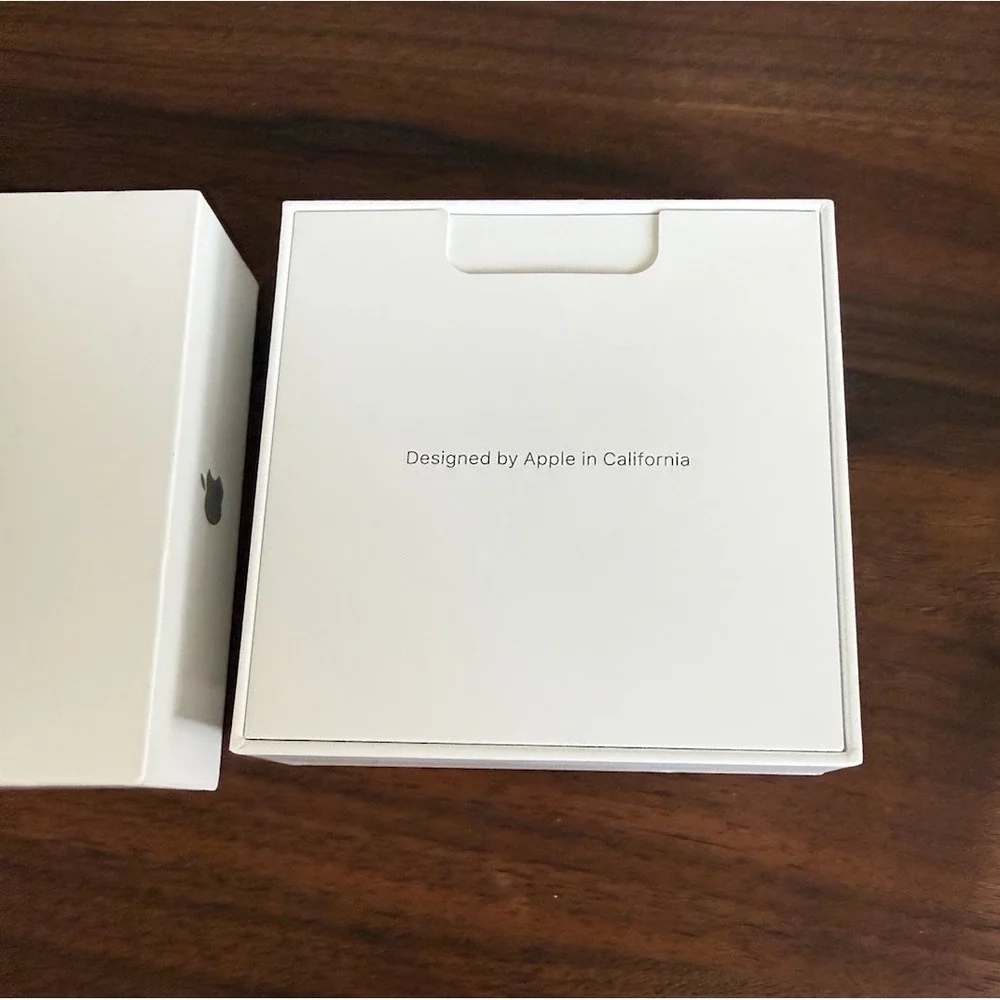 Apple empty box
