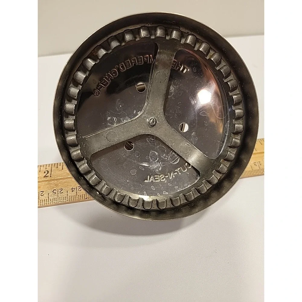 The Pampered Chef Cut-N-Seal 3.5