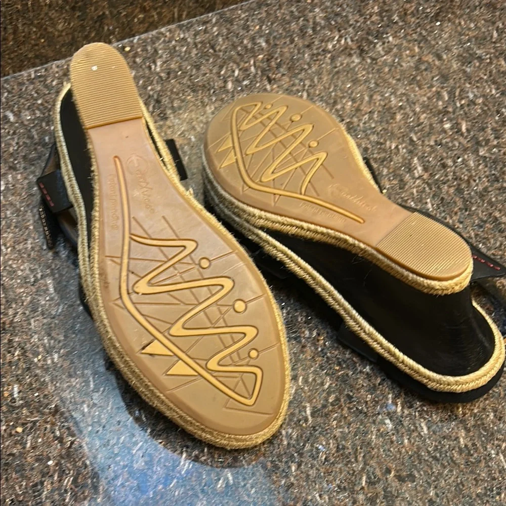 Earthies these sandals