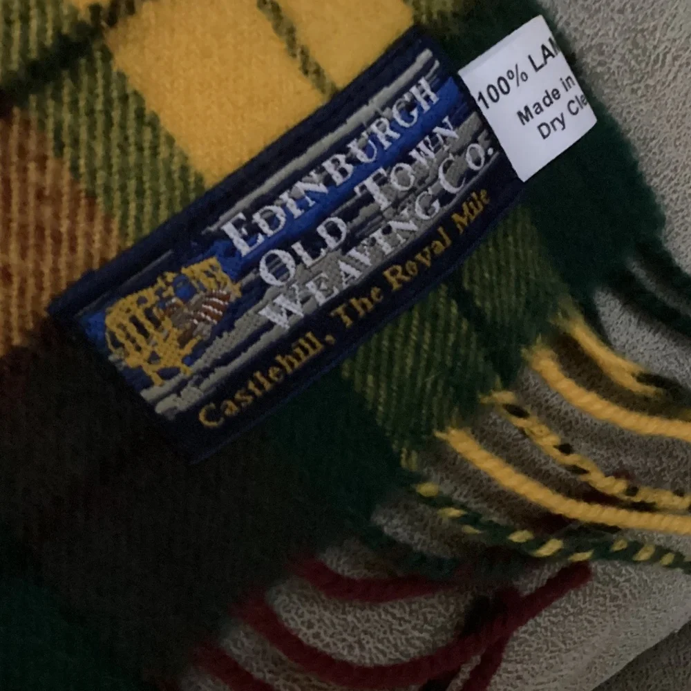 Edinburgh  Old Town Weaving 100% lambswool
