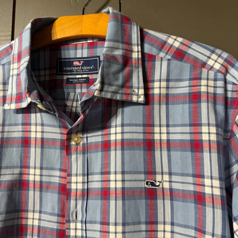 Vineyard Vines casual button