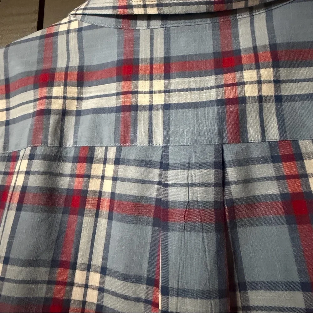 Vineyard Vines casual button