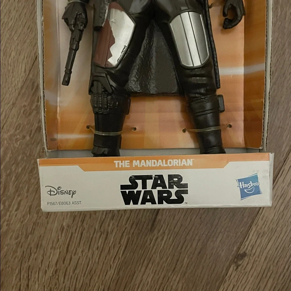 Star Wars mandalorian figure