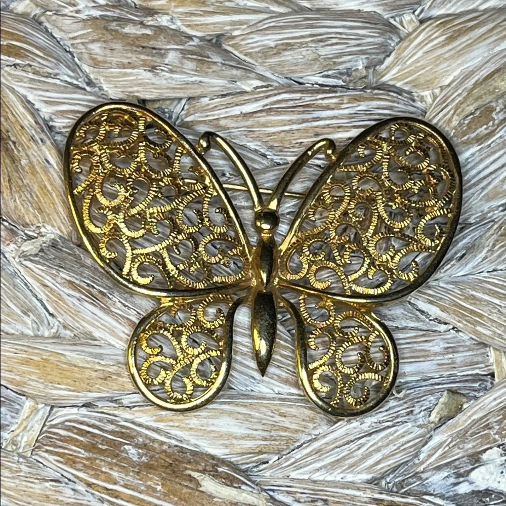 Vintage Gold Tone Filigree Butterfly Brooch‎