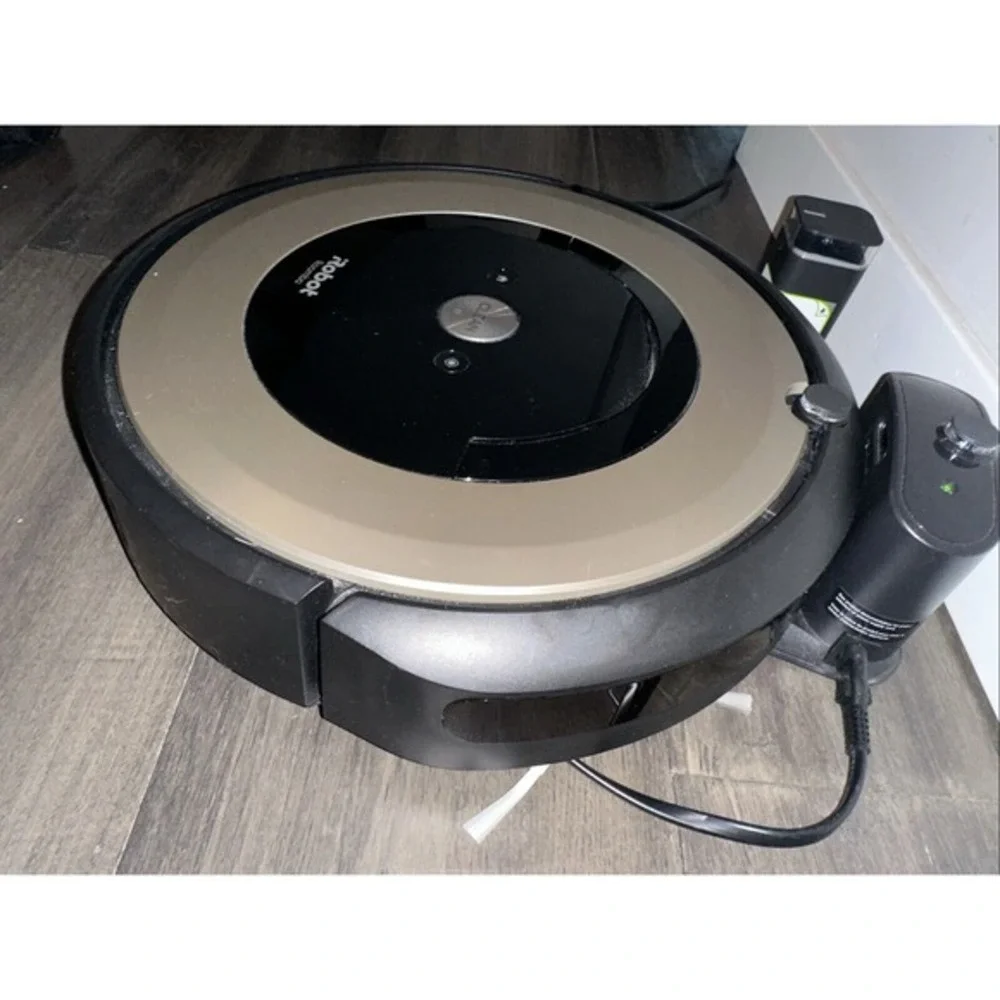 iRobot Roomba E6‎ Wi-Fi Vacuum Robotic Cleaner E6198 READ!