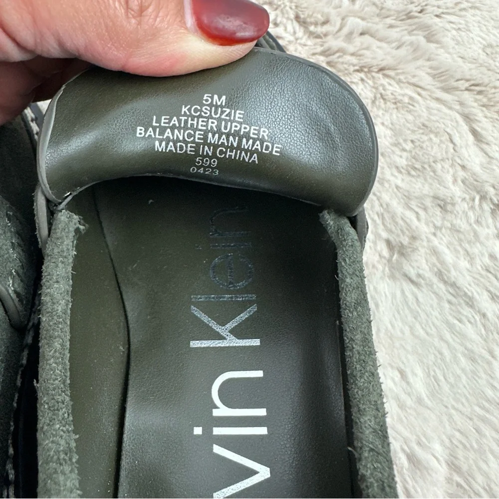Calvin Klein sleek essential