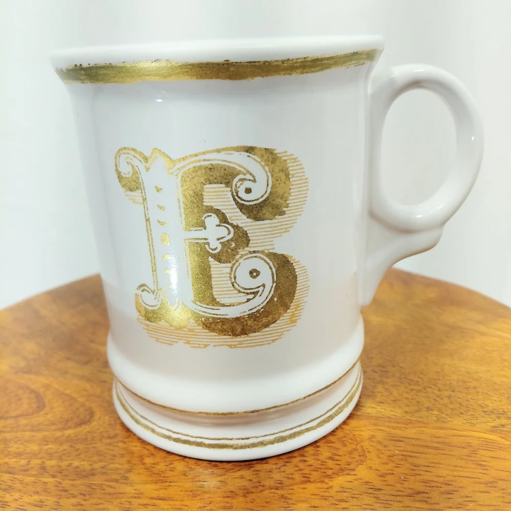 Williams Sonoma Gold Trim 16oz E Monogram Mug