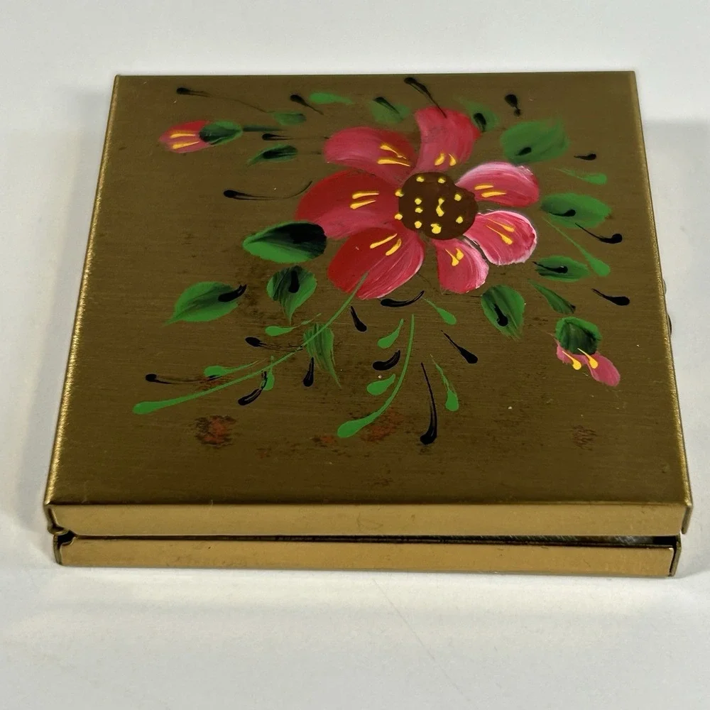 N/A vintage compact