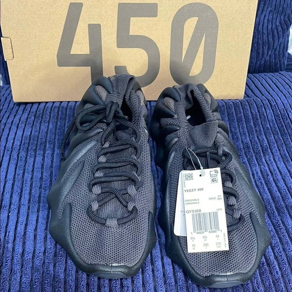 Yeezy stylish black