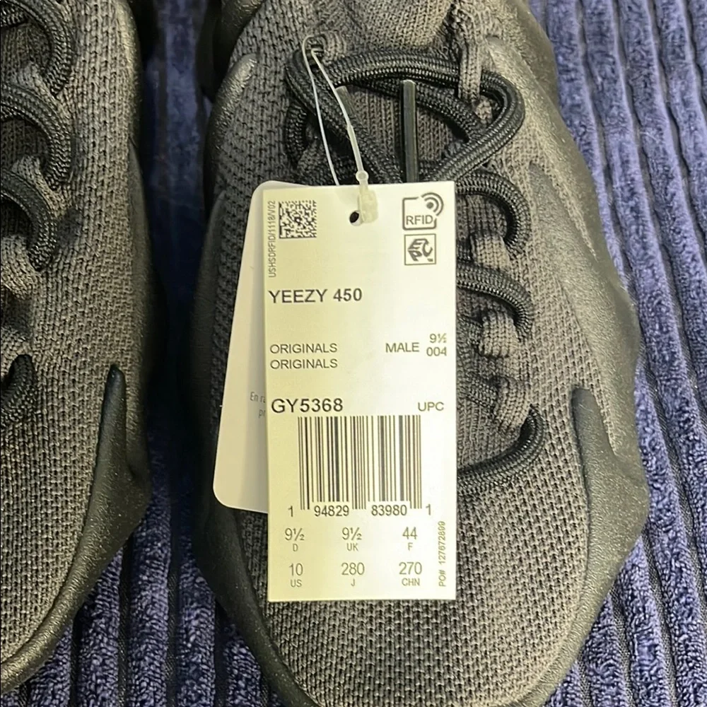 Yeezy stylish black