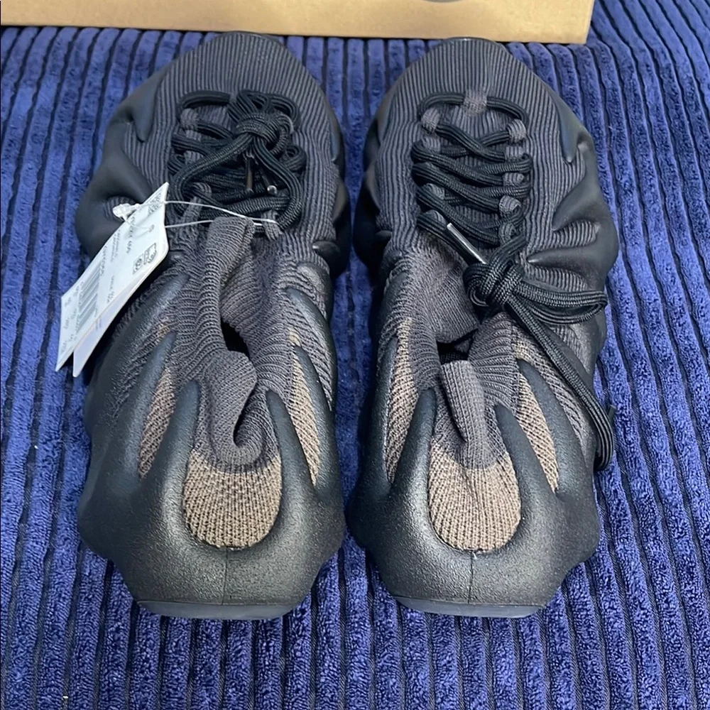 Yeezy stylish black