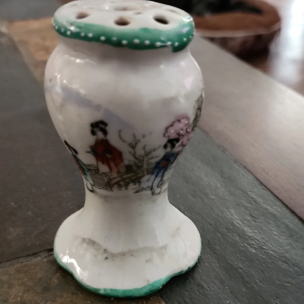N/A charming vintage