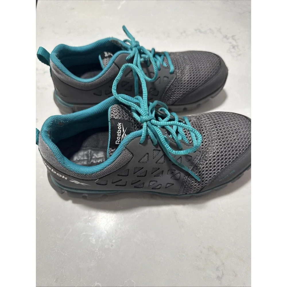 Reebok product pair