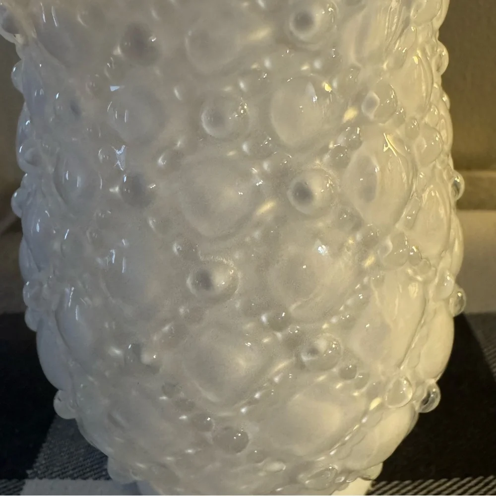 N/A white glass