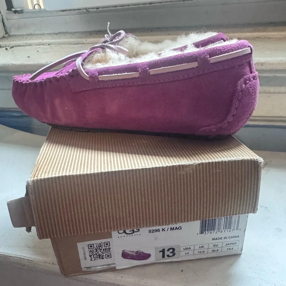 UGG kids Magenta Moccasins Purple