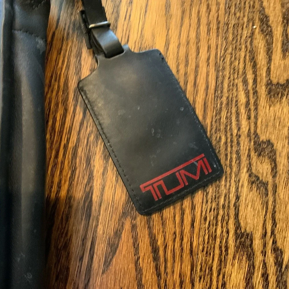 Tumi Black Genuine Leather‎ Briefcase Messenger Bag Laptop Computer Business