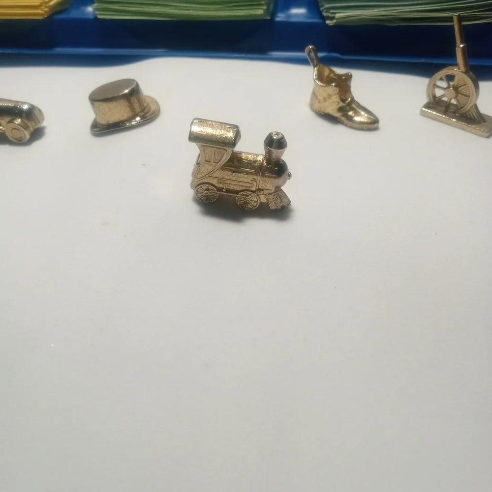 VINTAGE 1985 Monopoly Deluxe 50th Anniversary Restoration Kit Gold Pieces & More
