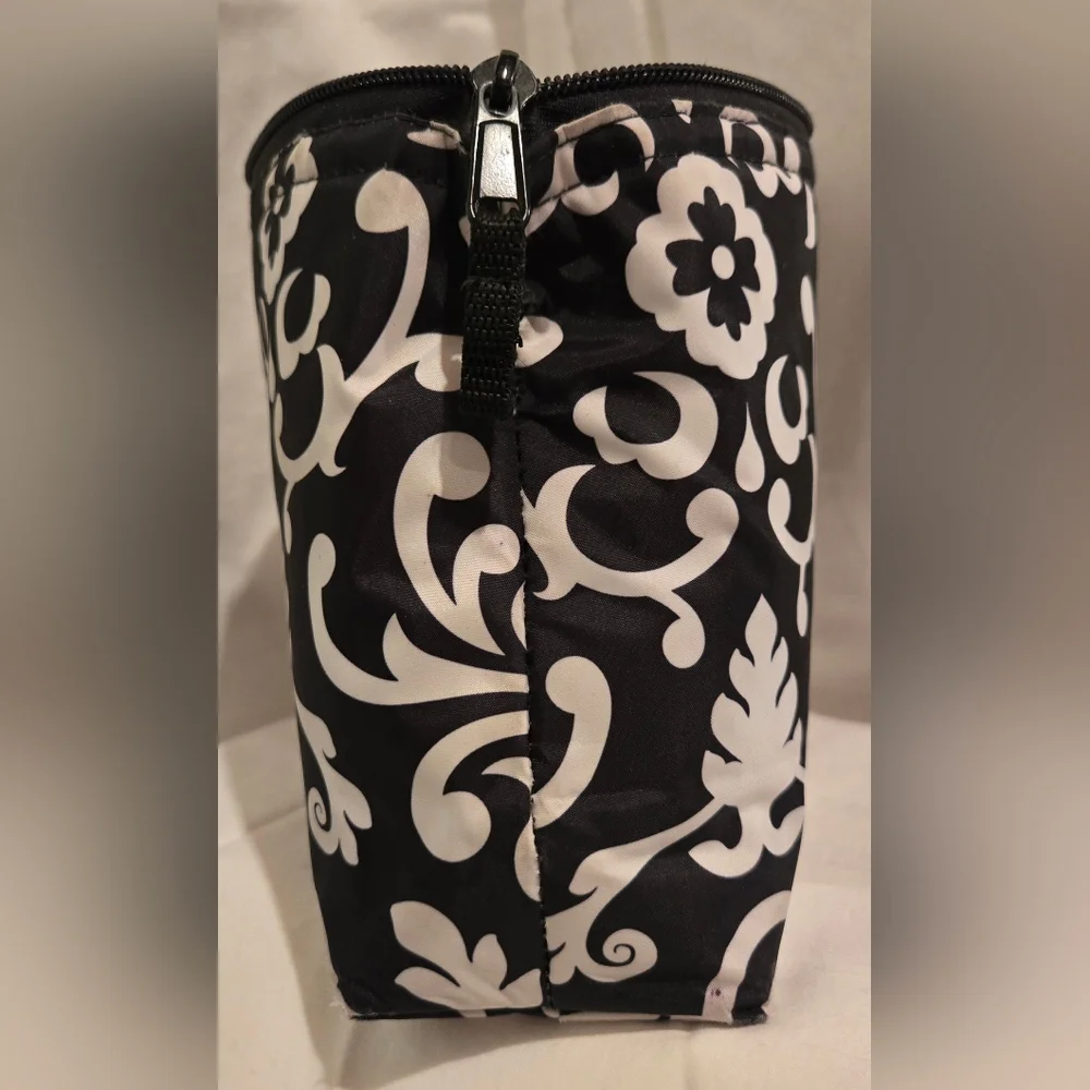 thirty-one black white