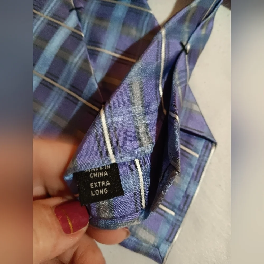 Calvin Klein xlong silk tie.