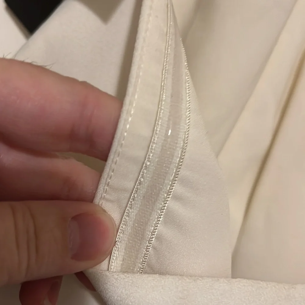 Cynthia Steffe hem zipper