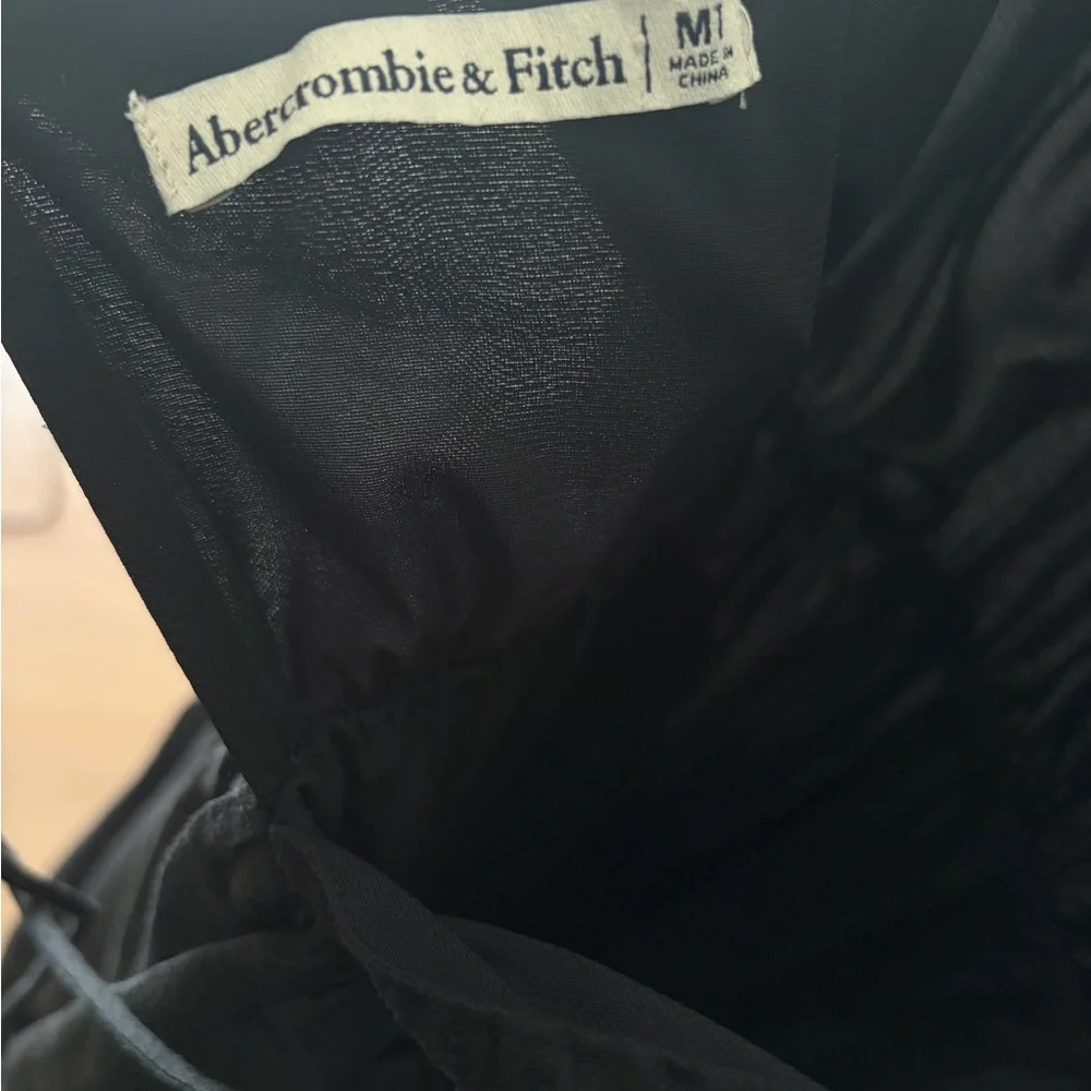 Abercrombie & Fitch chic black