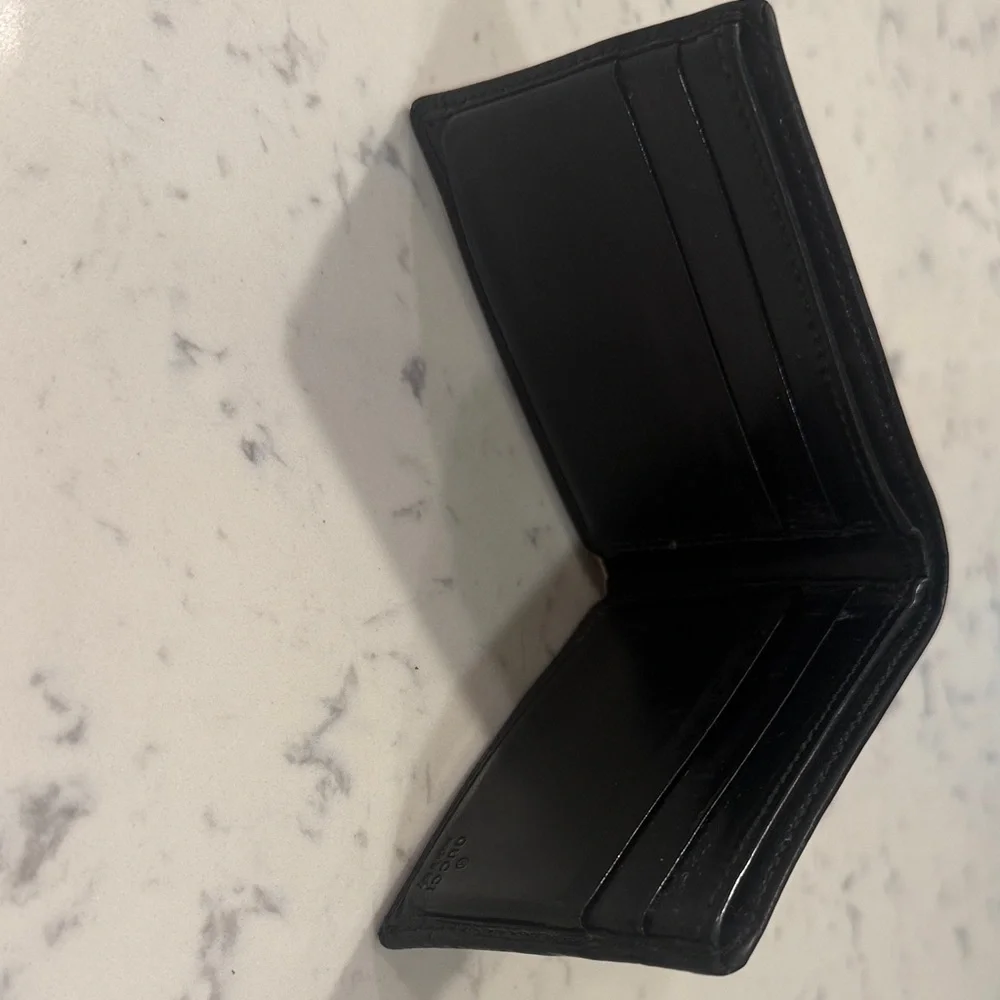 Gucci bifold wallet