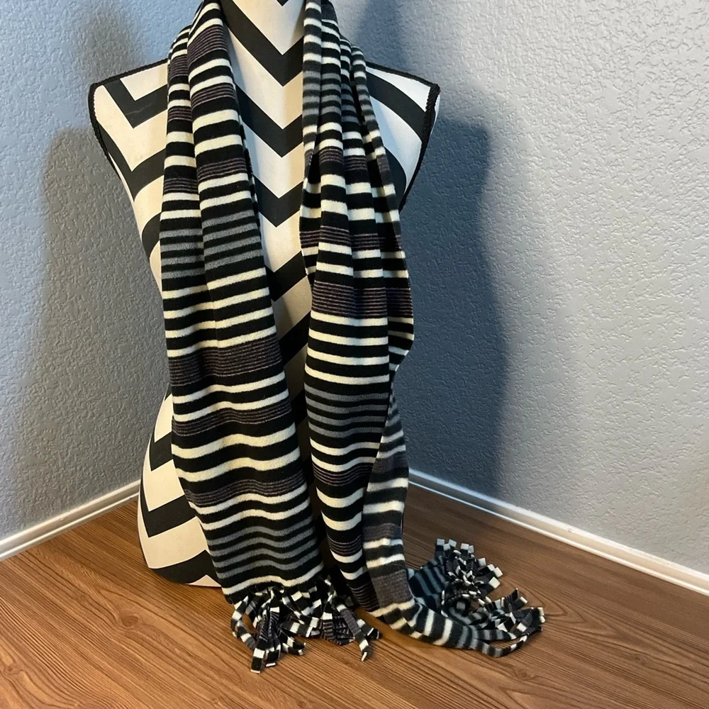 Striped Old Navy Black and White fleece Scarf