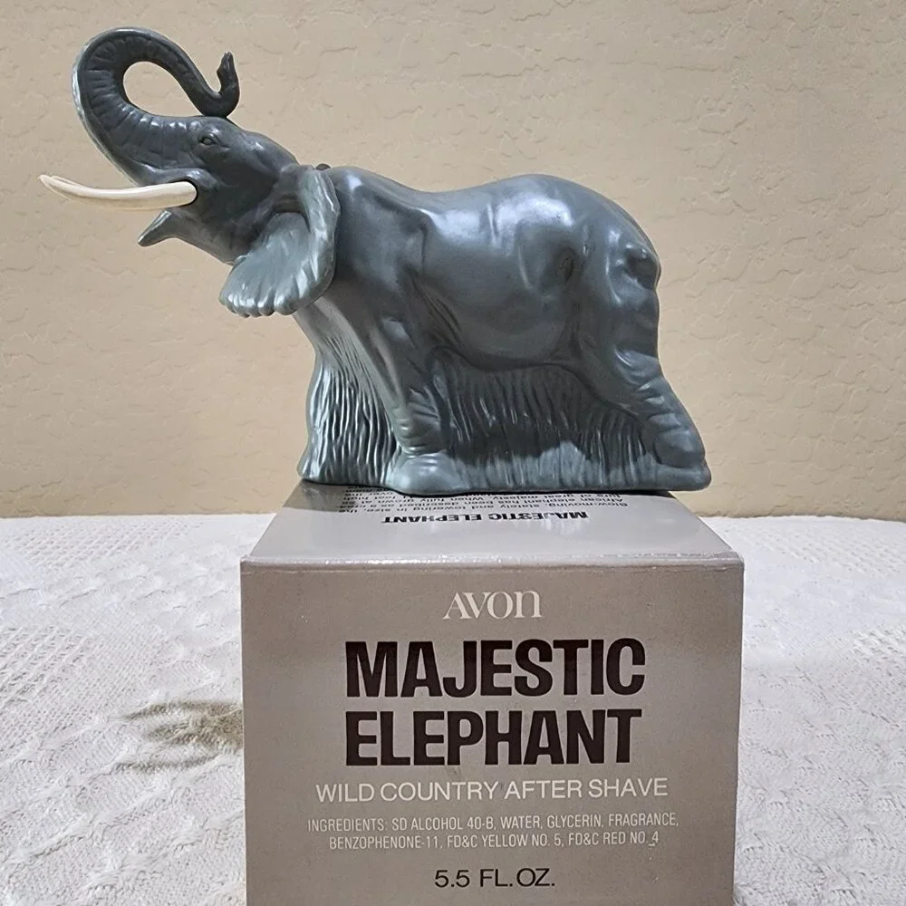 Vintage Avon MAJESTIC ELEPHANT Glass Bottle Wild Country Full in Original Box