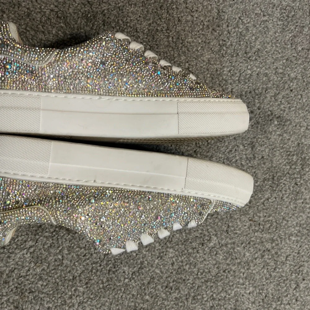 Betsey Johnson Sidny Rhinestone Platform Sneakers Womens 8.5 Silver Iridescent