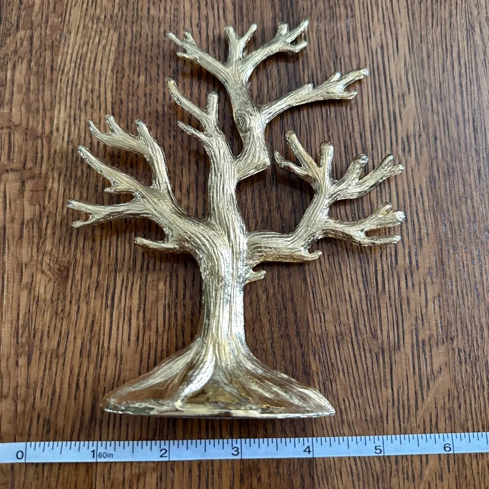 Unbranded gold tone