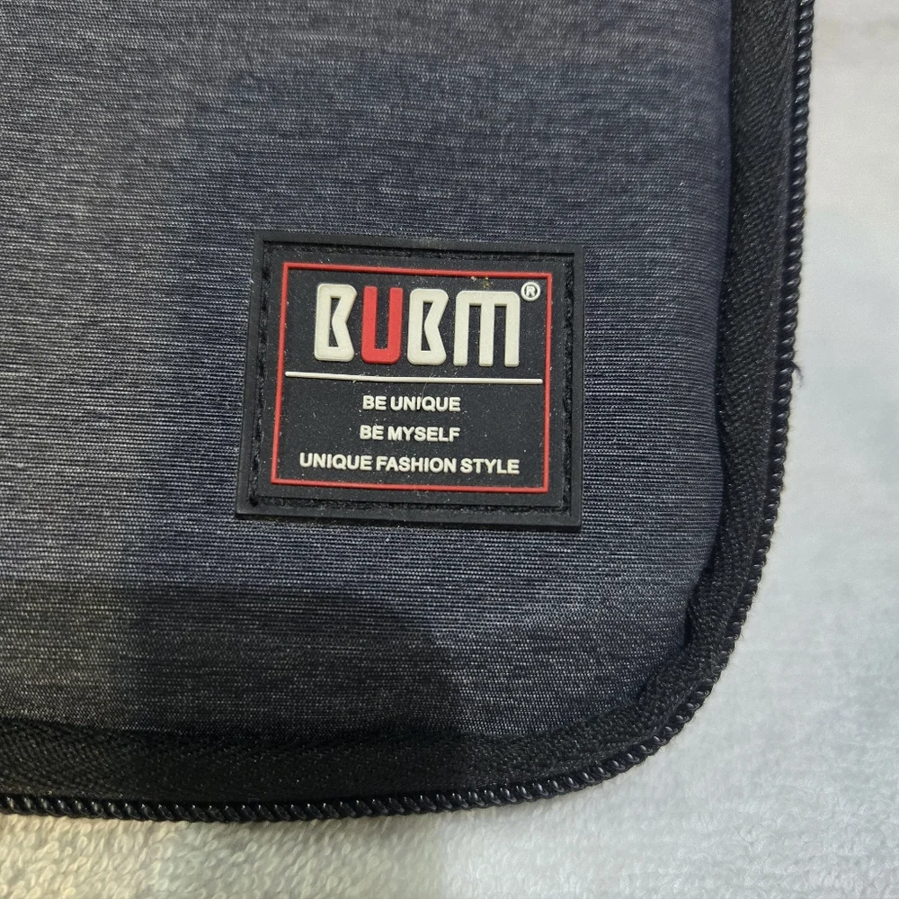 BUBM zippered electronics