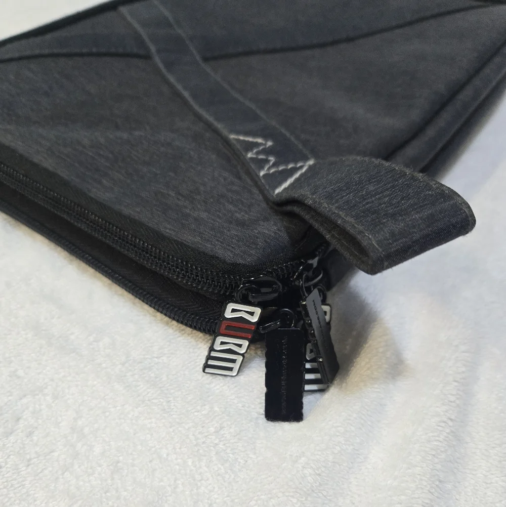 BUBM zippered electronics