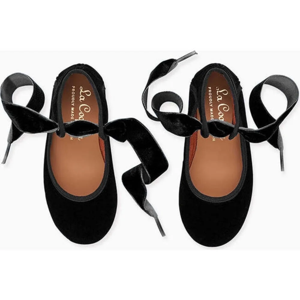 La Coqueta black velvet
