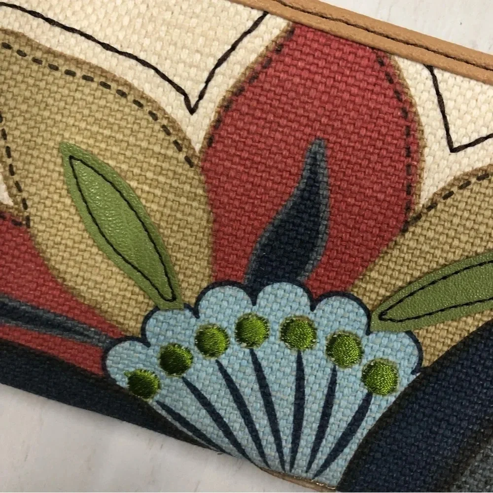 Relic wallet canvas
