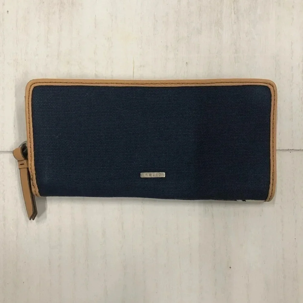 Relic wallet canvas