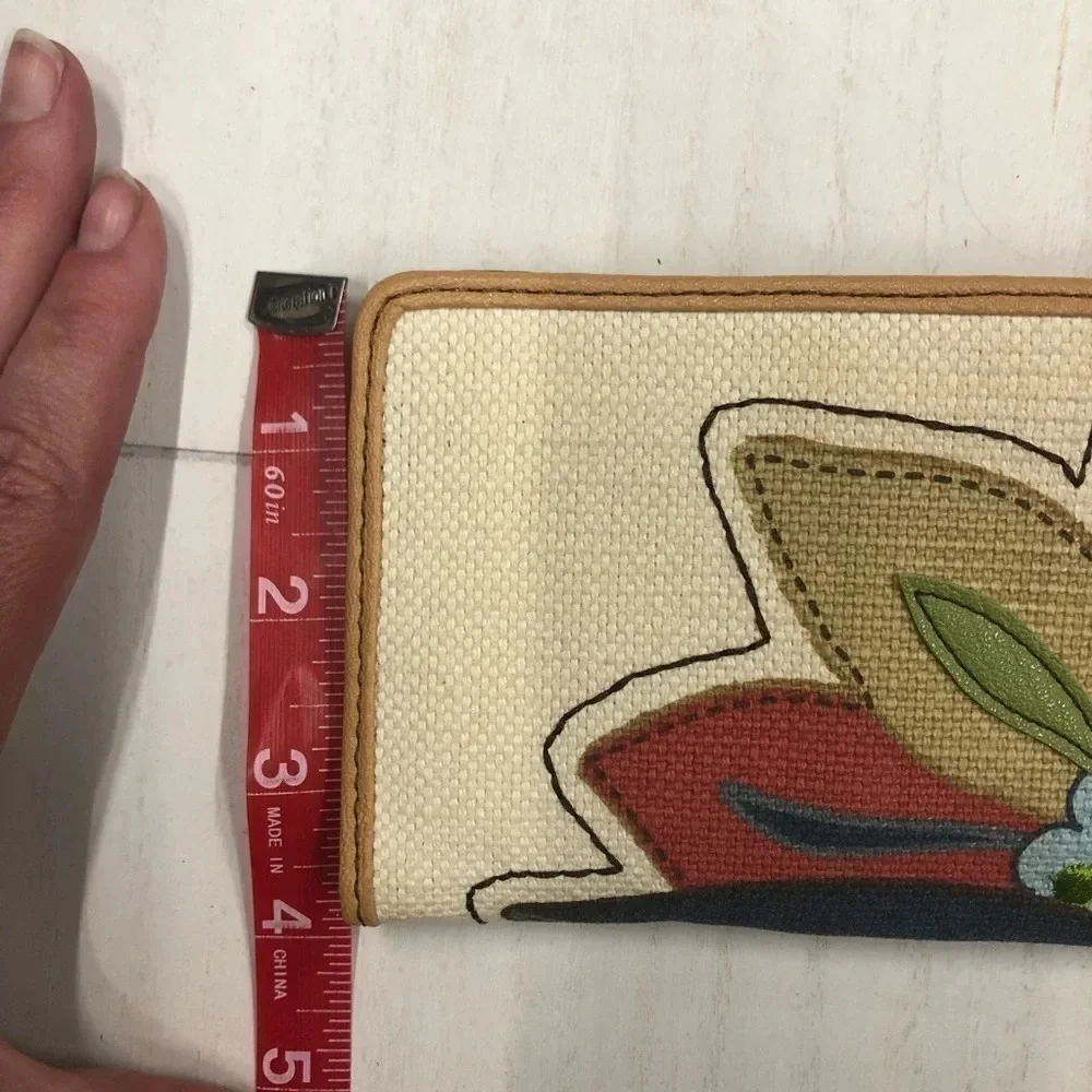Relic wallet canvas