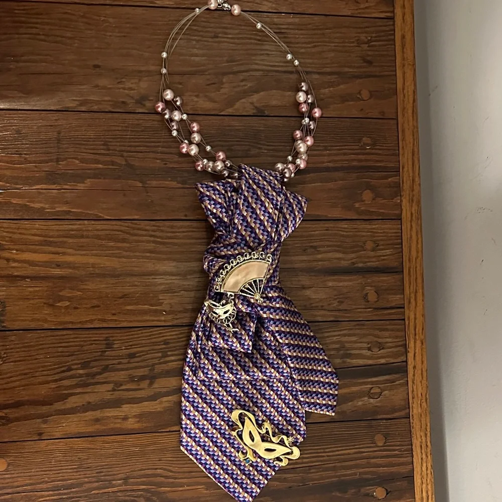 N/A elegant purple