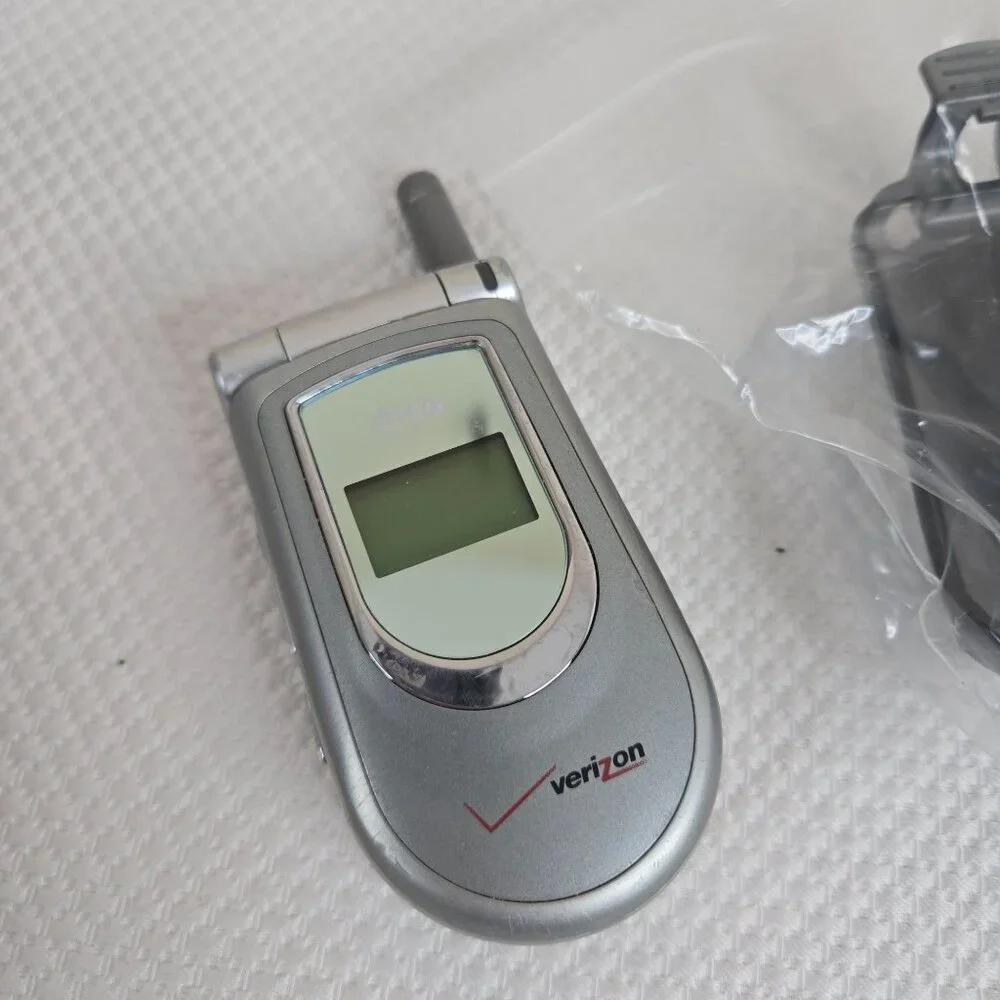 LG VX4500 Flip Phone Verizon Wireless W/ Belt Clip Car Charger Silver