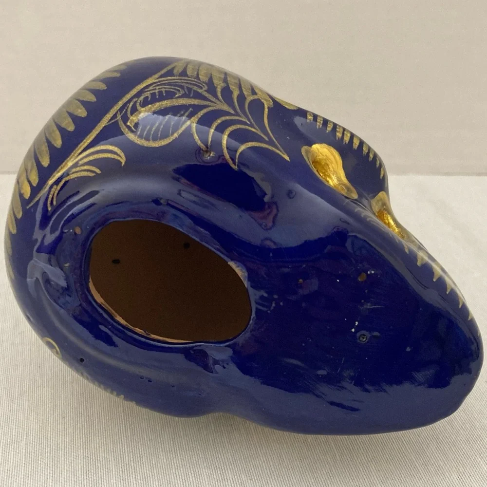 Unbranded stunning blue