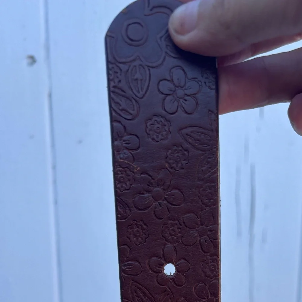 Fossil Tooled Embossed Genuine Leather Belt Flower Pattern Large