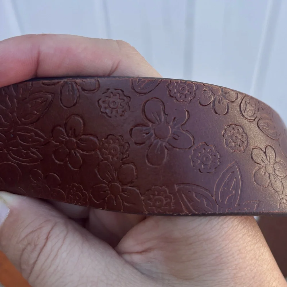 Fossil Tooled Embossed Genuine Leather Belt Flower Pattern Large
