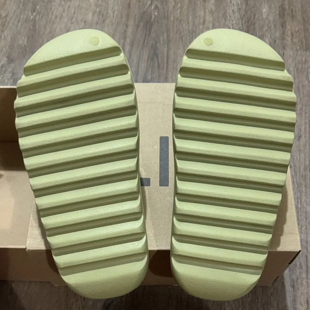 adidas yeezy slide