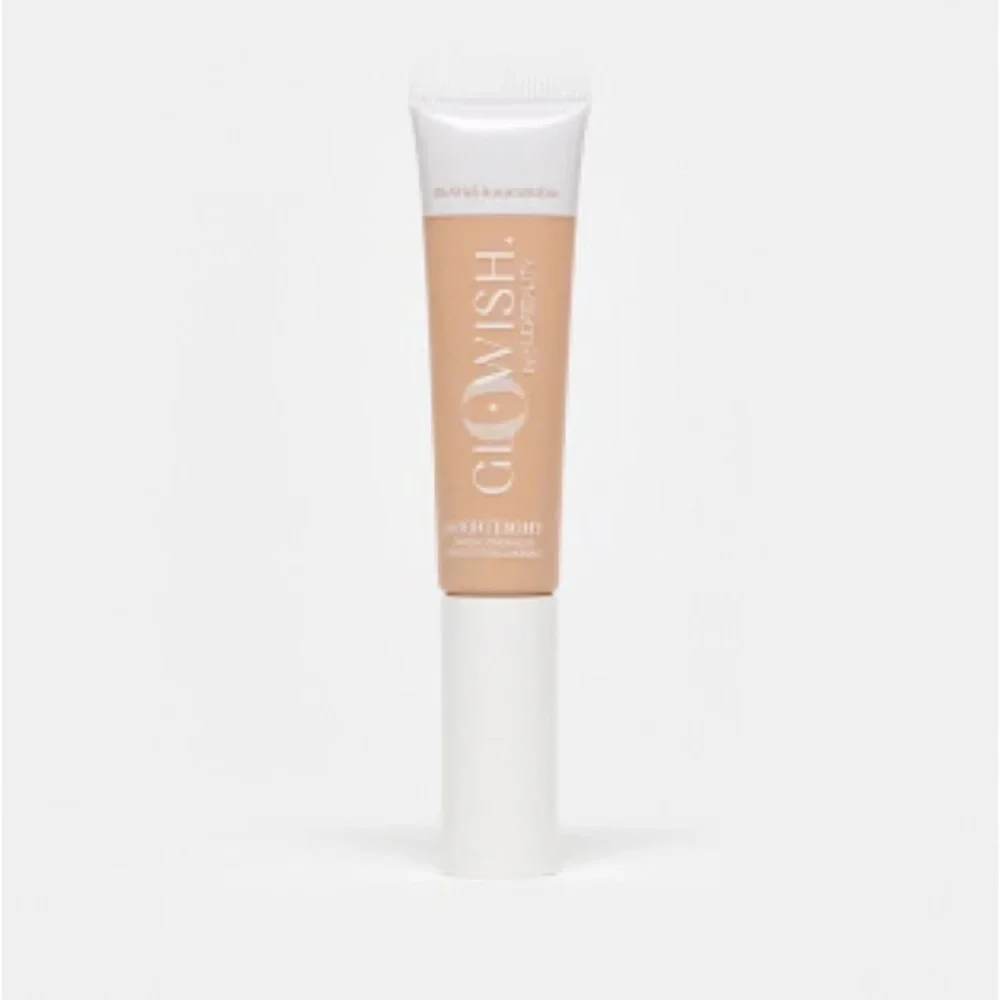 GloWish by Huda Bright Light Hydrating Sheer Vegan Concealer in Light 03