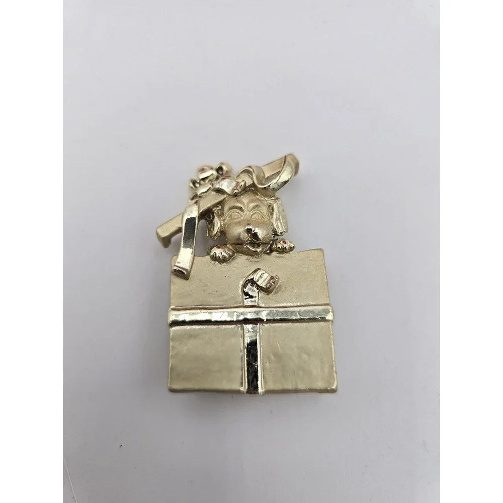 N/A christmas brooches