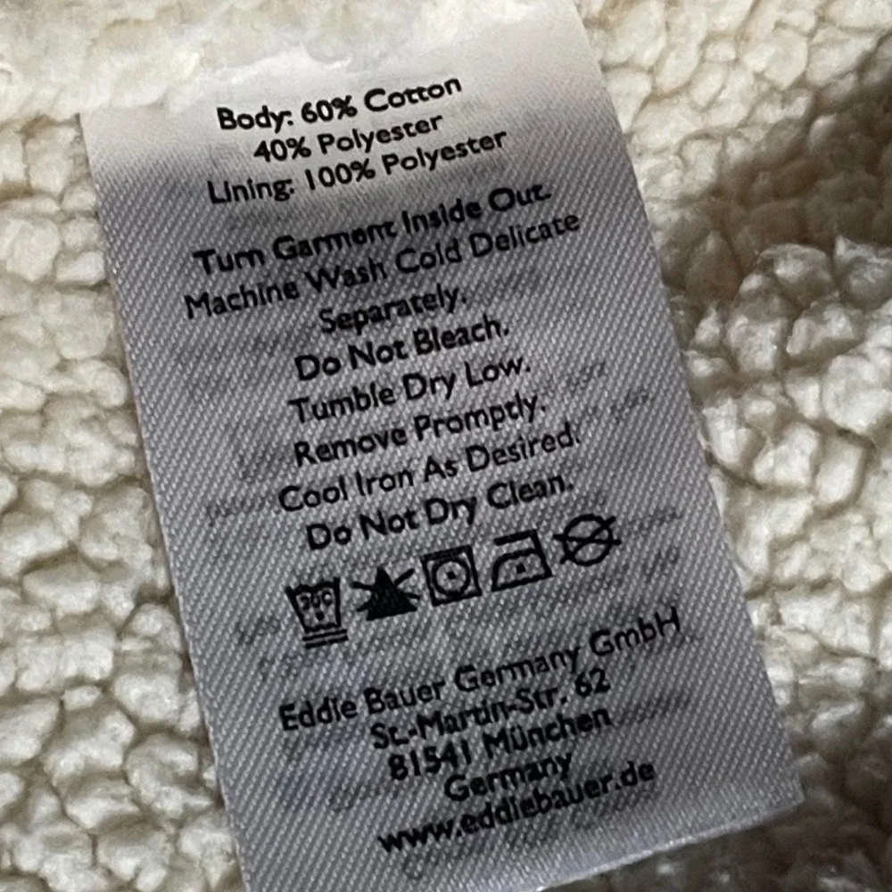 Eddie Bauer sleeve by
