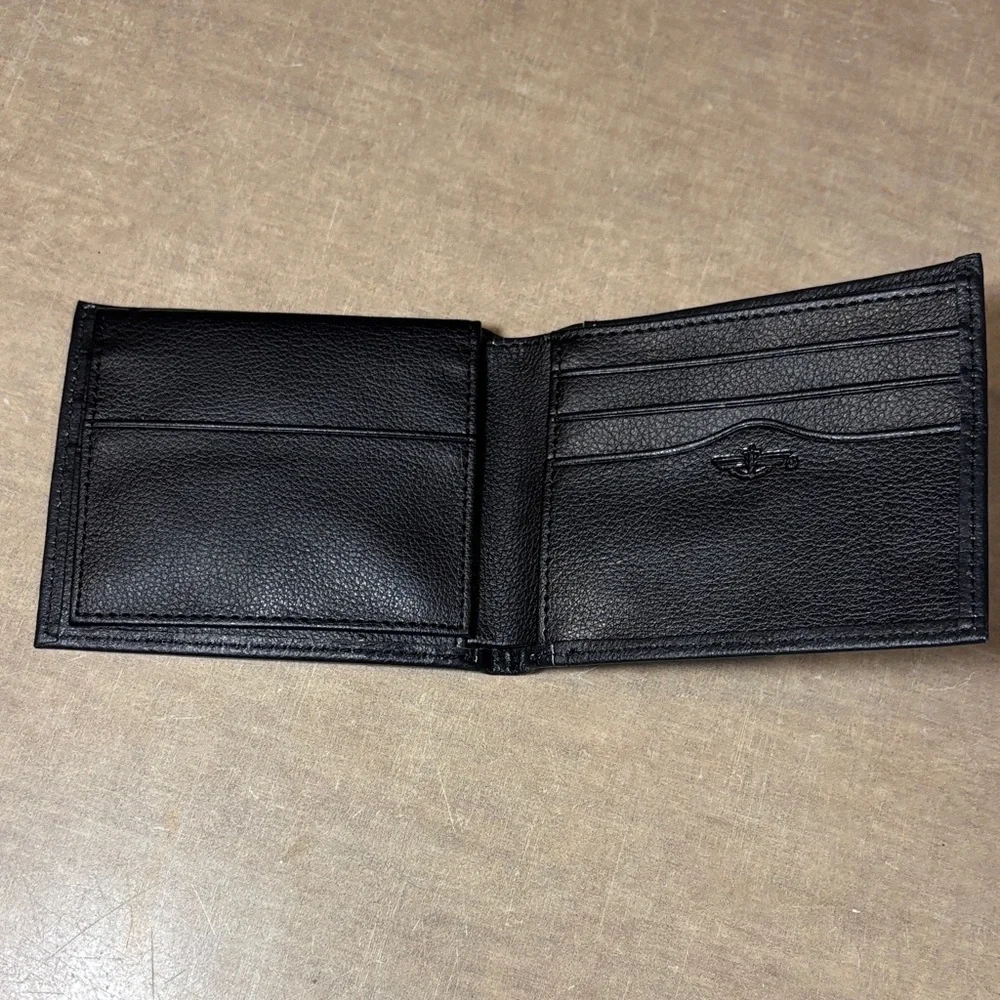 Dockers sleek black