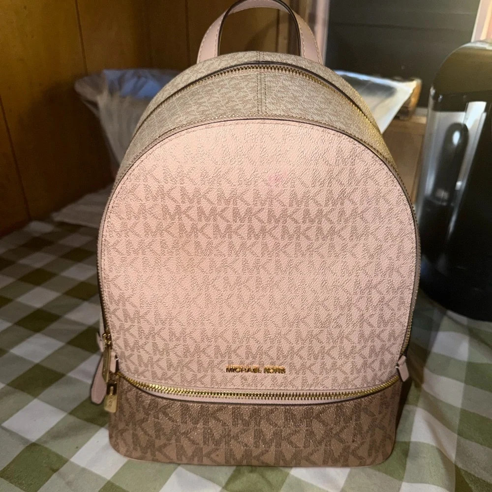 Like new michael kors backpack
