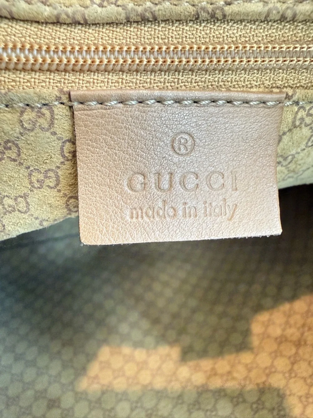 Gucci ‘gg supreme